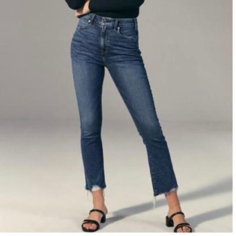 Abercrombie Fitch Curve Love High Rise Ankle Flare‎ Jeans Medium Wash Size 27 4S